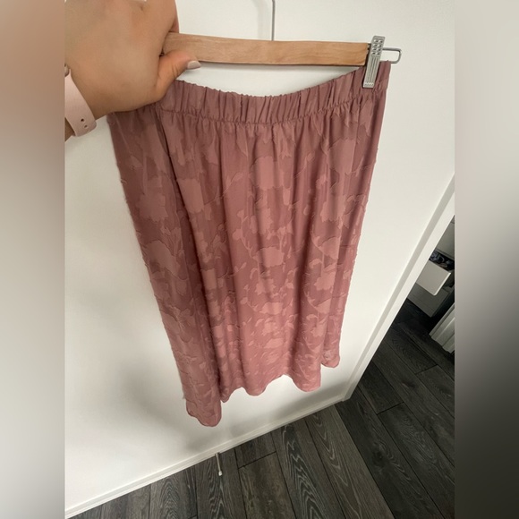 Pink flowy skirt - Picture 7 of 9